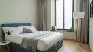 1 bedroom, individually decorated, individually furnished