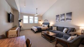 ุฅุณุชุฏูู | ุงูู
ูุดุฃุฉ ู
ู ุงูุฏุงุฎู