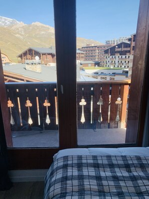 2 chambres, fer et planche Ă repasser