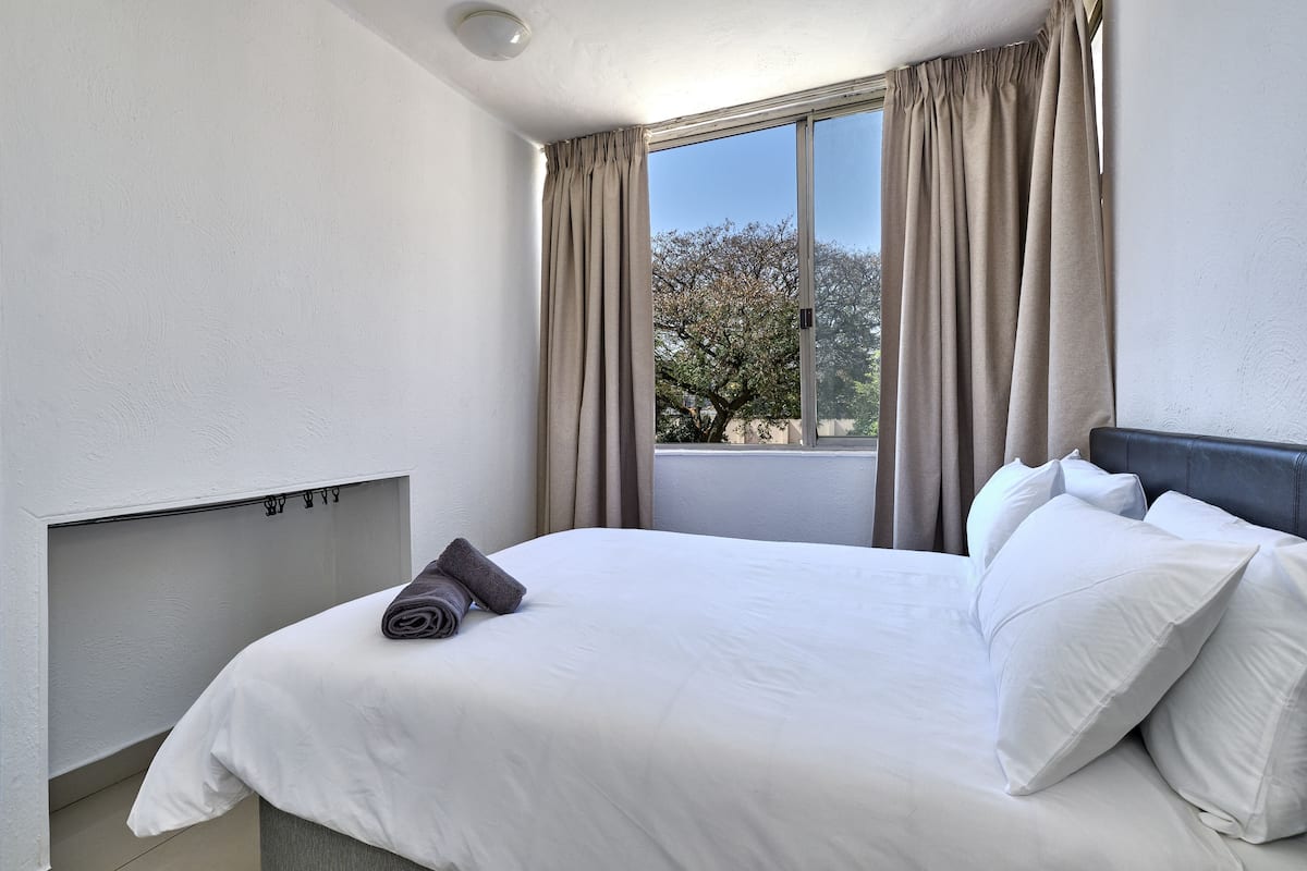 Desk, laptop workspace, iron/ironing board, free WiFi