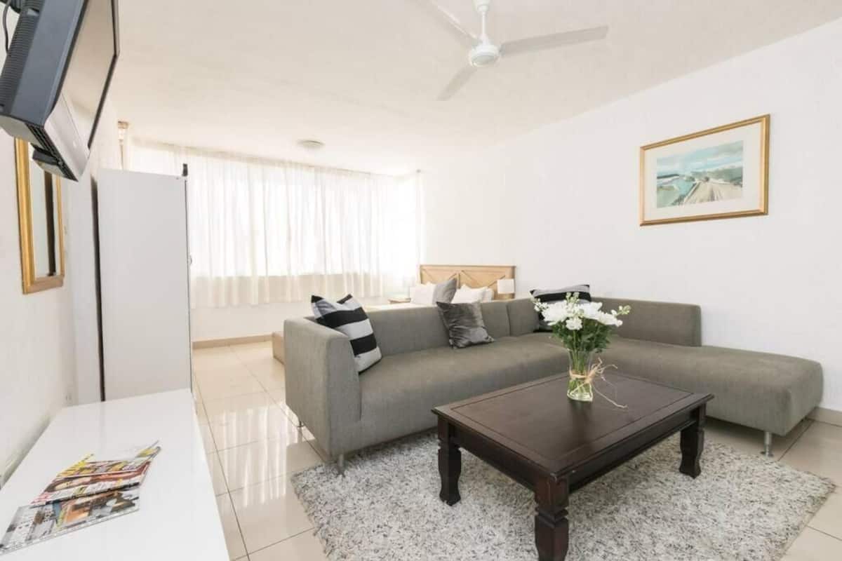 Desk, laptop workspace, iron/ironing board, free WiFi
