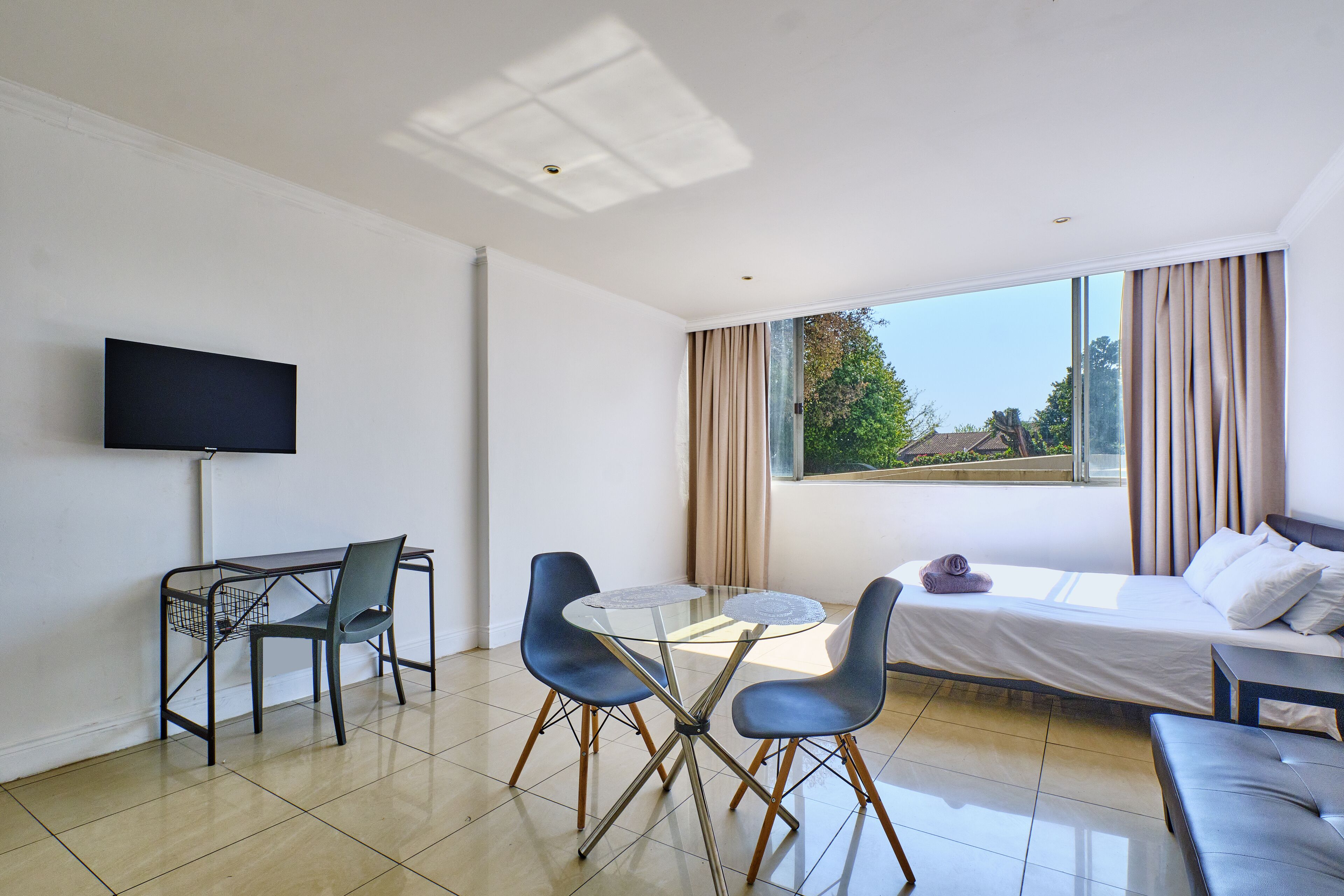 Photo - Inn & Out Sandton Park