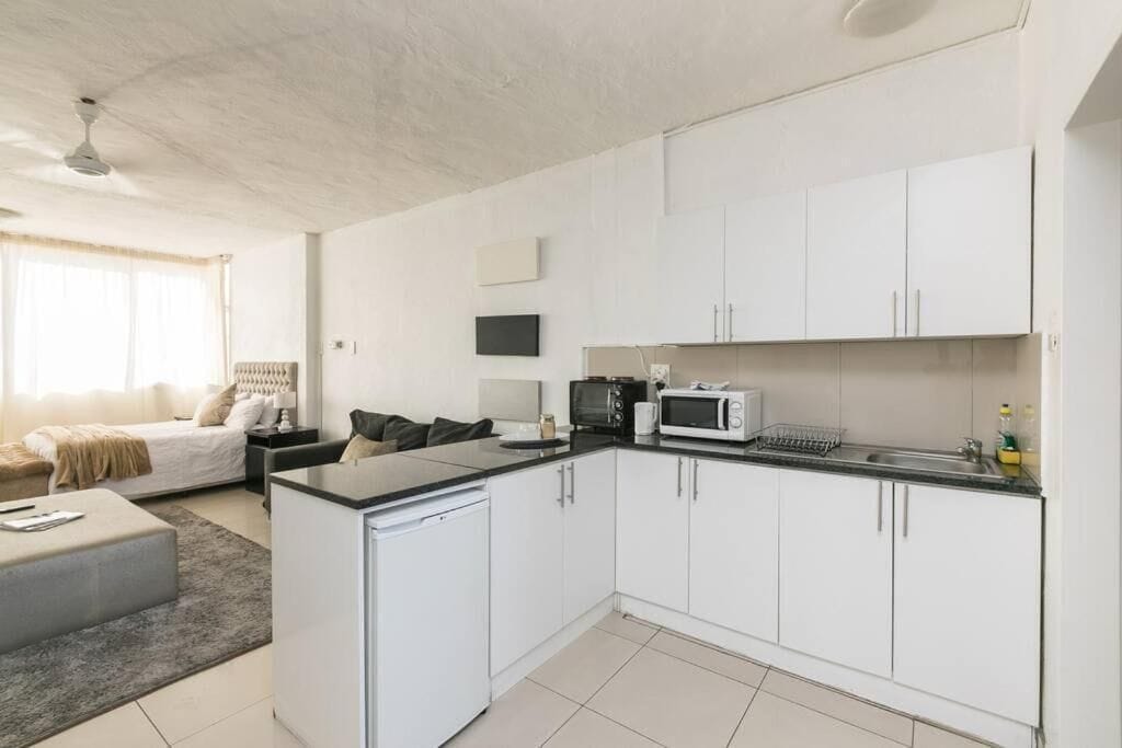 Bureau, espace de travail pour ordinateur portable