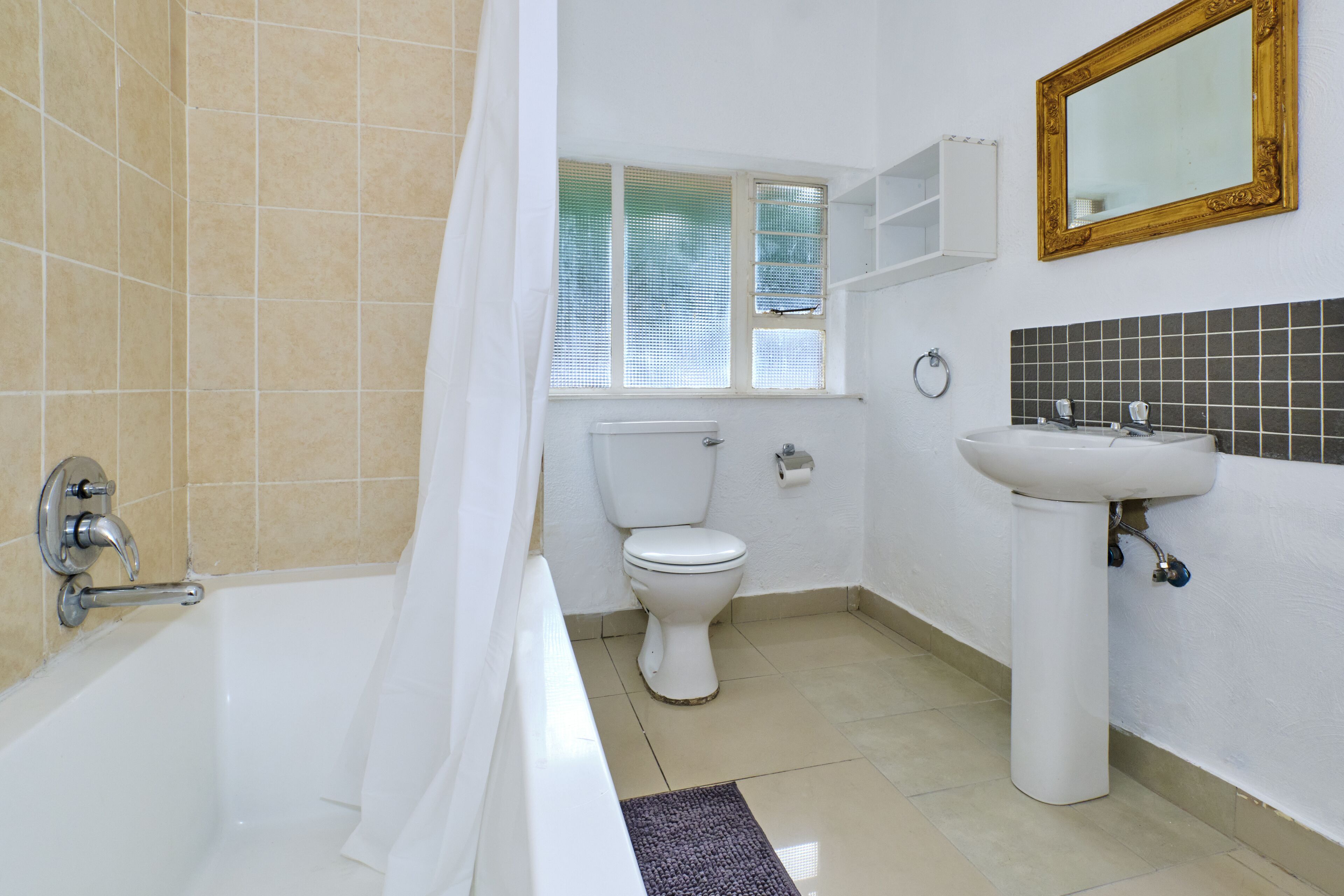 Photo - Inn & Out Sandton Park