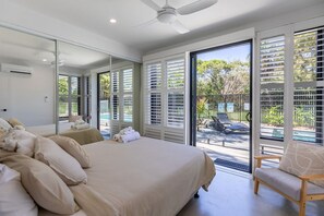 4 عدّة غرف نوم ومكتب ومكواة/لوح كي وواي فاي