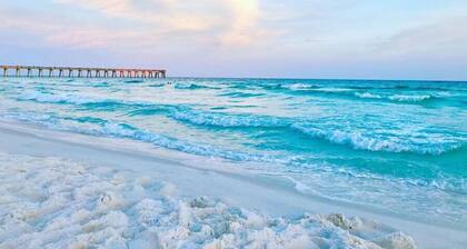 Adorable 1 bedroom Cottage just steps to the Gulf! Sleeps 4