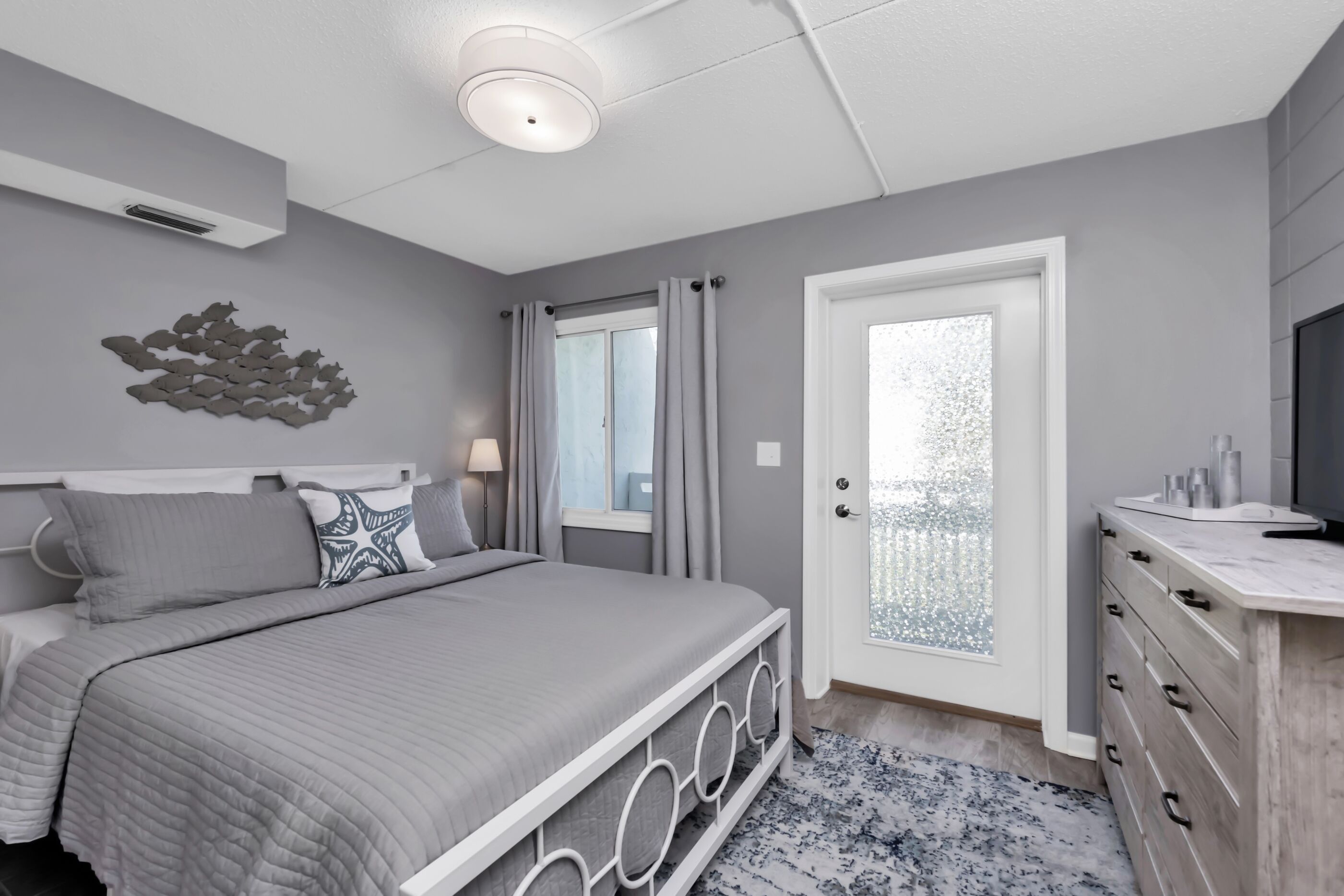 1 chambre, fer et planche à repasser, Wi-Fi gratuit, draps fournis