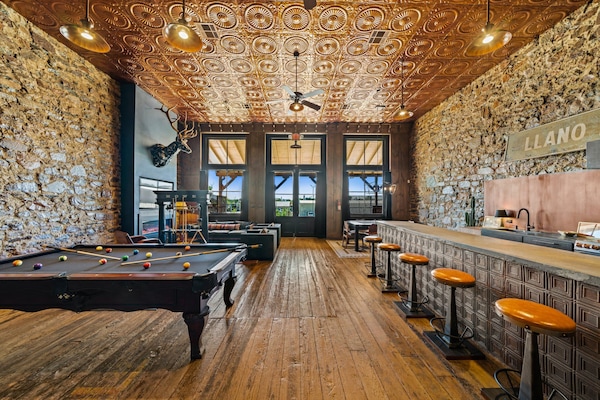 Bar (in der Unterkunft)