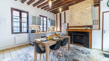 Frigorifero, microonde, forno, lavastoviglie