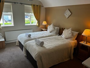 Chambre Standard, 2 lits jumeaux | 1 chambre, literie de qualité, lit avec matelas à plateau-coussin