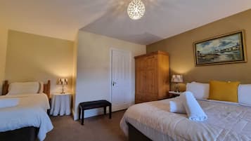 Classic Room, 1 King Bed