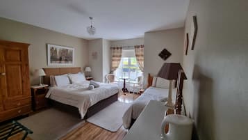 Classic Room, 1 King Bed
