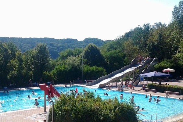 Waldbad (1,5km): Nichtschwimmer- u. Babybecken