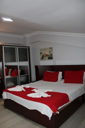 Standard Room, Partial Sea View