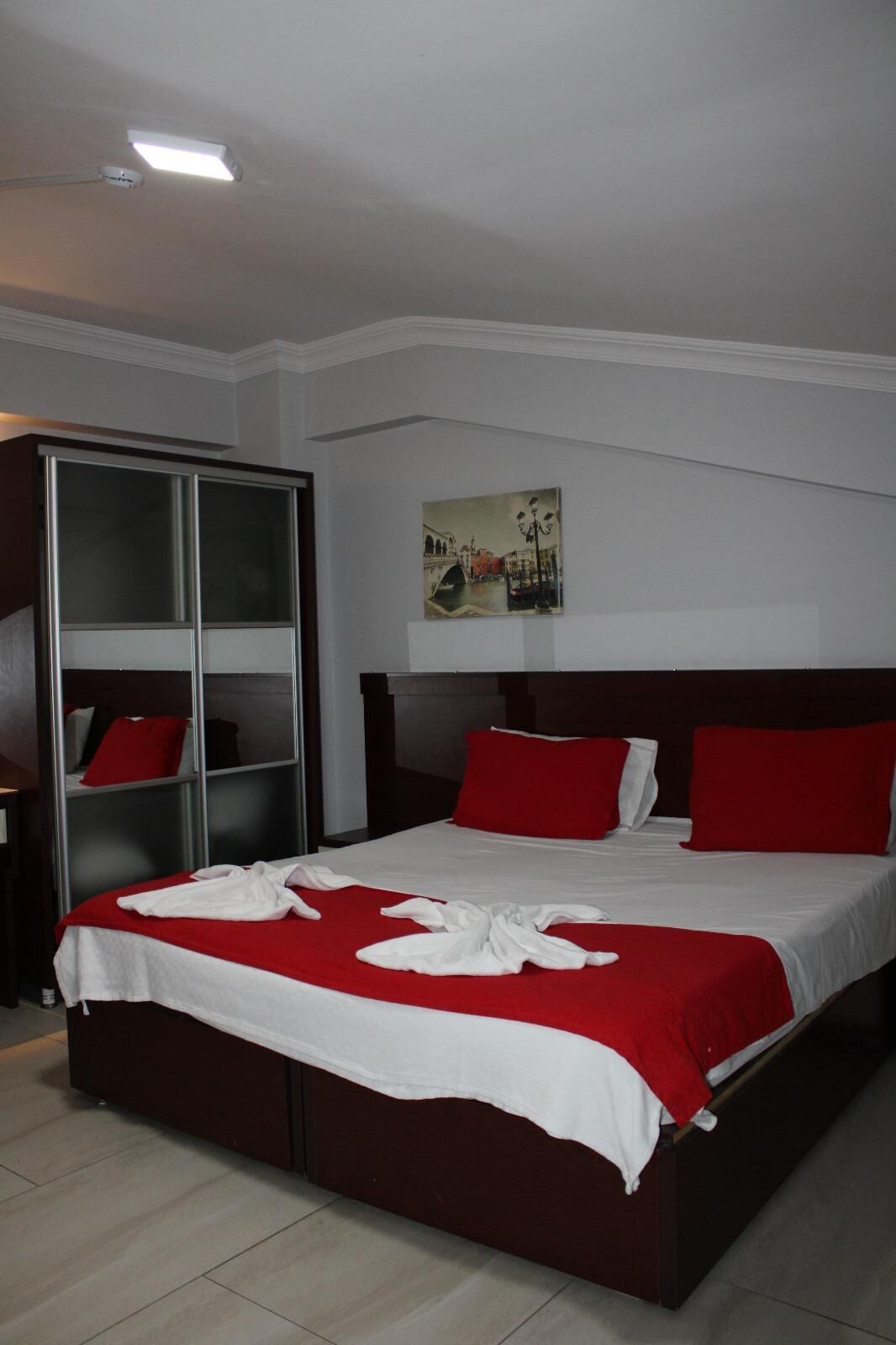 Standard Double Room, 1 Bedroom, Partial Sea View | Egyptian cotton sheets, premium bedding, minibar, desk