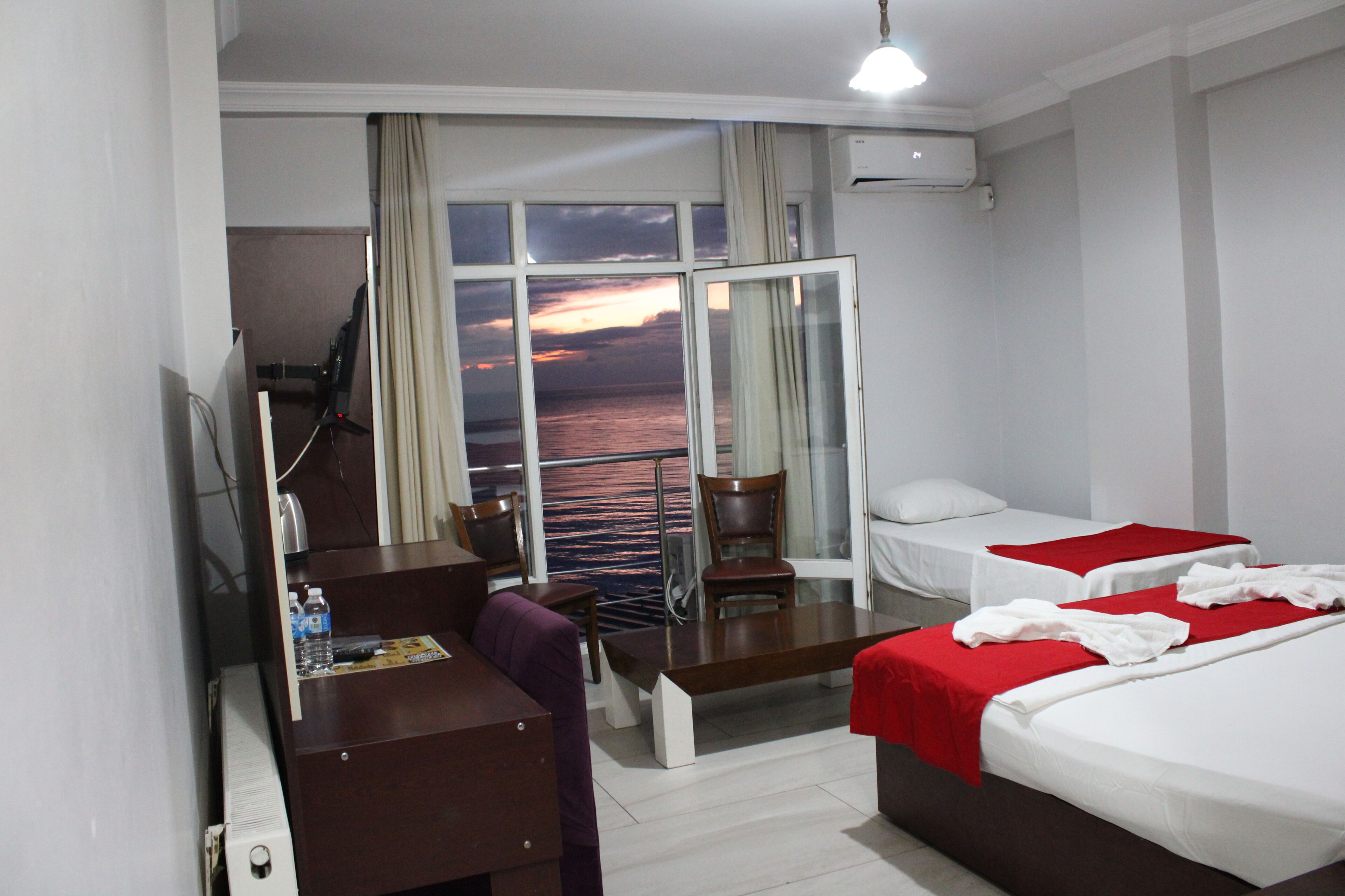 Egyptian cotton sheets, premium bedding, down duvets, minibar