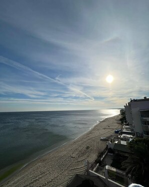 Vista para praia/oceano