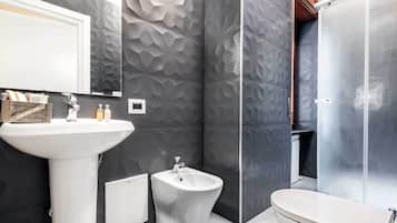 Basic-Doppelzimmer | Badezimmer