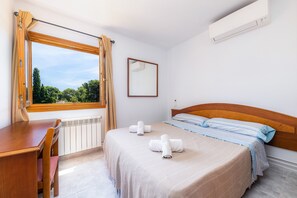 4 quartos, ferros/tábuas de passar roupa, Wi-Fi de cortesia