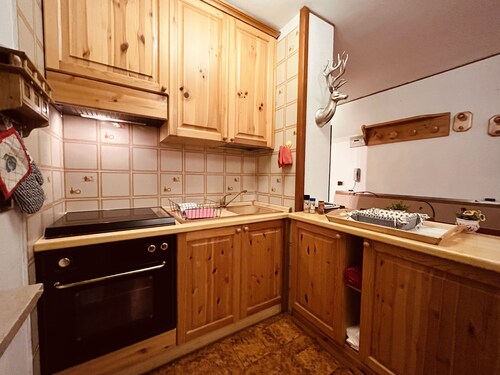 2 Limone Hut White Reserve Ski-in Ski-out Morel chairlift