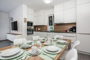 Deluxe Apartment A1 | Comedor