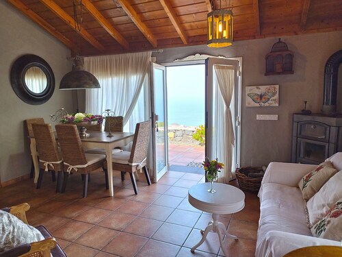 Casa El Topo, panoramic views, fireplace and barbecue in Puntagorda, La Palma