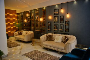 Smart TV 32 pollici con canali digitali, TV, stampante