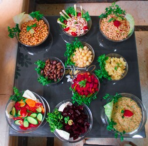 Free daily buffet breakfast