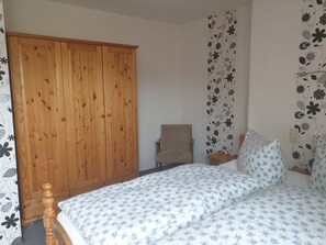 1 Schlafzimmer, Reisekinderbett, WLAN, Bettwäsche