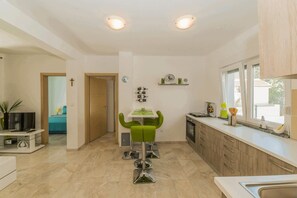 Family Apartment (A1) | Dining room - Apartment Stichling (Vir)