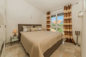 Comfort Apartment (A2) | 2 bedrooms, iron/ironing board, free cribs/infant beds, travel crib - Apartment Stichling (Vir)