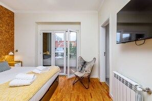 3 bedrooms, iron/ironing board, Internet, bed sheets