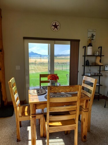 Great 360 degree views out of town Cowboy Retreat