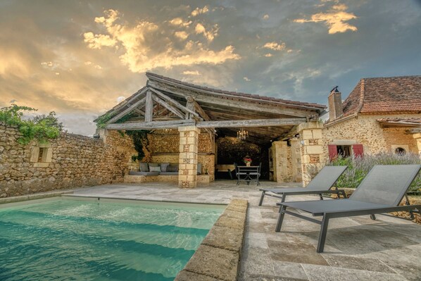 Outdoor pool, a heated pool