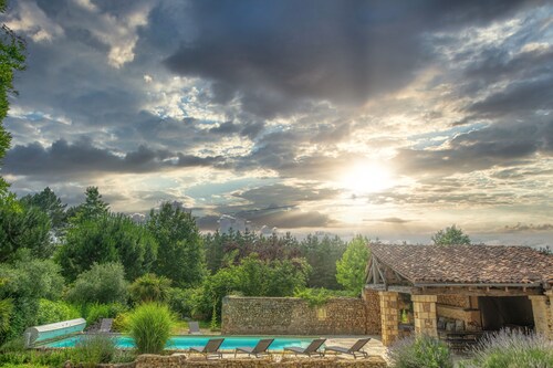 Dezie Manor Cottage and Gardens near Sarlat la Caneda