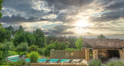 Dezie Manor Cottage and Gardens near Sarlat la Caneda