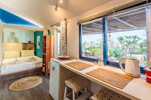 Travel crib, WiFi, bed sheets - Chic Loft with Roof Garden and Panoramic View! (Kalamata)