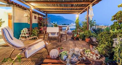 Chic Loft with Roof Garden and Panoramic View!