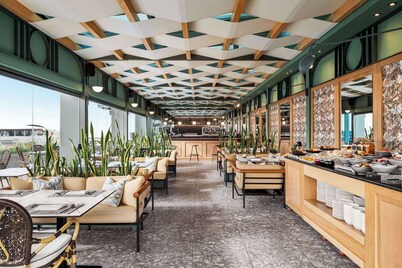 宙斯精华雅典中心，前称雅典钥匙  