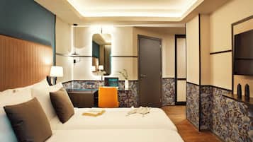 Cofres nos quartos, escrivaninha, espaço de trabalho para notebook