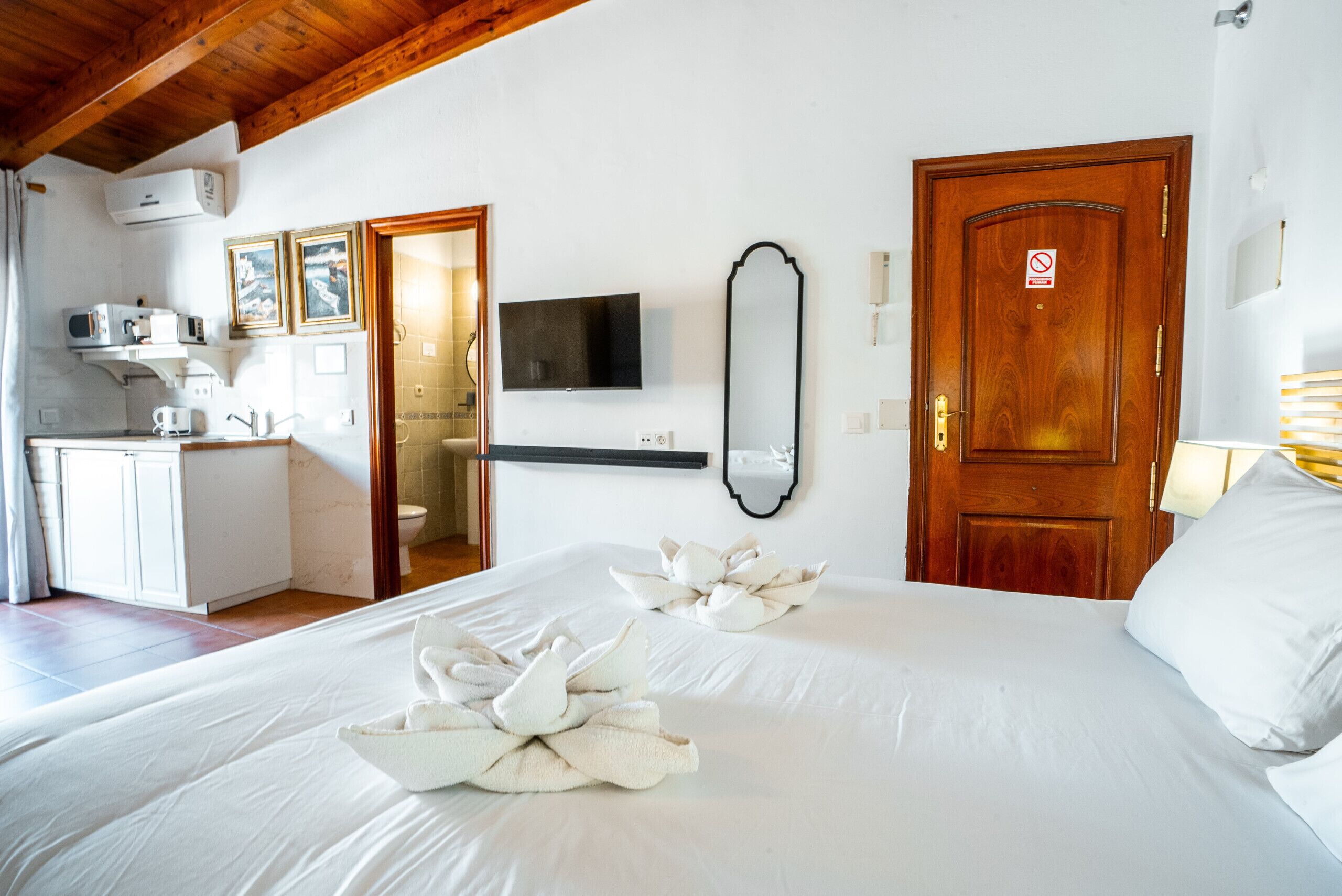 1 makuuhuone, silitysrauta/-lauta, ilmainen Wi-Fi, vuodevaatteet