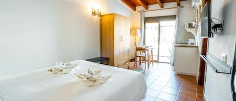 1 bedroom, iron/ironing board, free WiFi, bed sheets