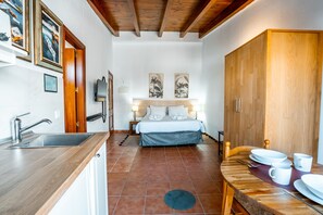 1 camera, ferro/asse da stiro, Wi-Fi gratuito, lenzuola