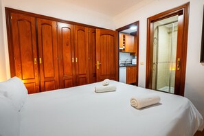 1 chambre, fer et planche à repasser, Wi-Fi gratuit, draps fournis