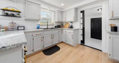 Stylish Home - Fun Outdoor Games Near Downtown Sac