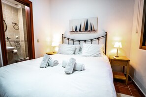 Iron/ironing board, free WiFi, bed sheets