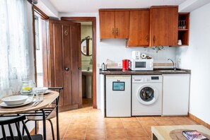 Fridge, microwave, coffee/tea maker, electric kettle