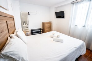Iron/ironing board, free WiFi, bed sheets
