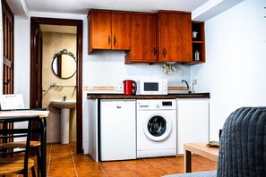 Fridge, microwave, coffee/tea maker, electric kettle