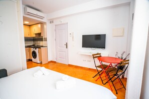 1 bedroom, iron/ironing board, free WiFi, bed sheets